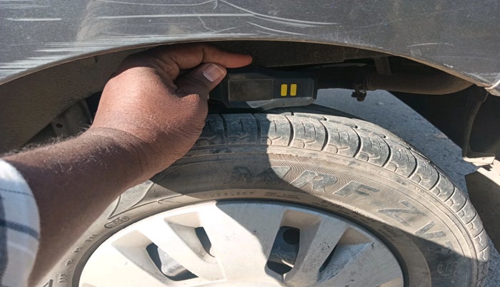 2013 Maruti Alto 800 LXI, Petrol, Manual, 1,25,291 km, tyre