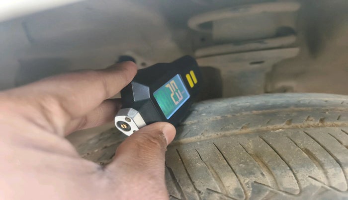 2011 Maruti Wagon R 1.0 LXI, Petrol, Manual, 84,728 km, tyre