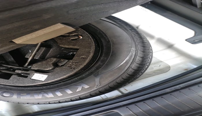 2018 Hyundai Creta SX 1.6 DIESEL, Diesel, Manual, 1,08,282 km, tyre