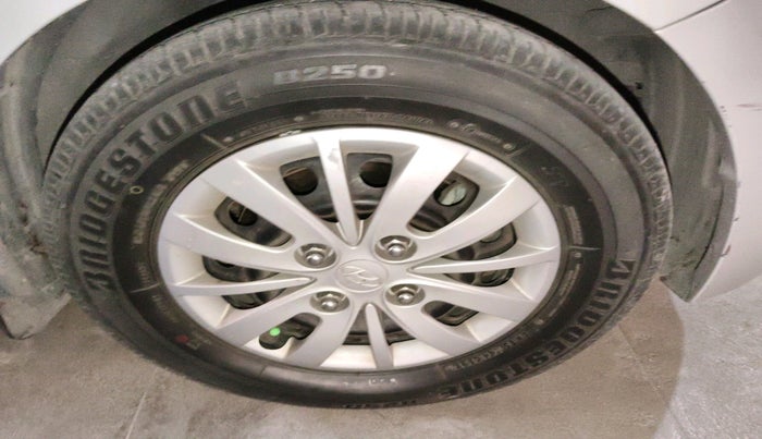 2014 Hyundai i10 SPORTZ 1.1, Petrol, Manual, 36,655 km, tyre