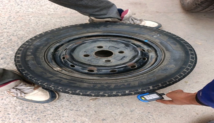 2015 Maruti Alto 800 LXI, Petrol, Manual, 25,230 km, tyre