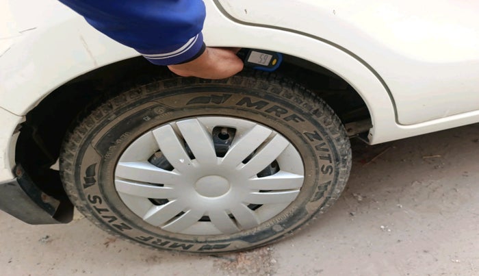 2015 Maruti Alto 800 LXI, Petrol, Manual, 25,230 km, tyre