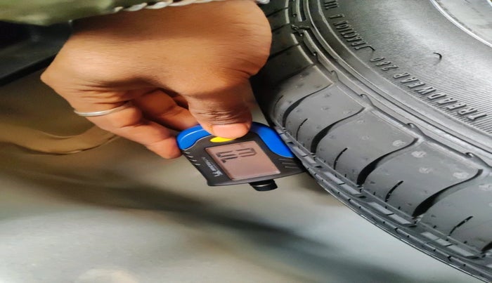 2021 KIA SONET HTX 1.0 IMT, Petrol, Manual, 9,515 km, tyre