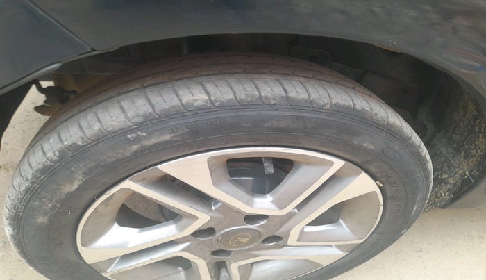 2023 Tata TIGOR XZ PLUS LEATHERETTE, Petrol, Manual, 30,471 km, tyre