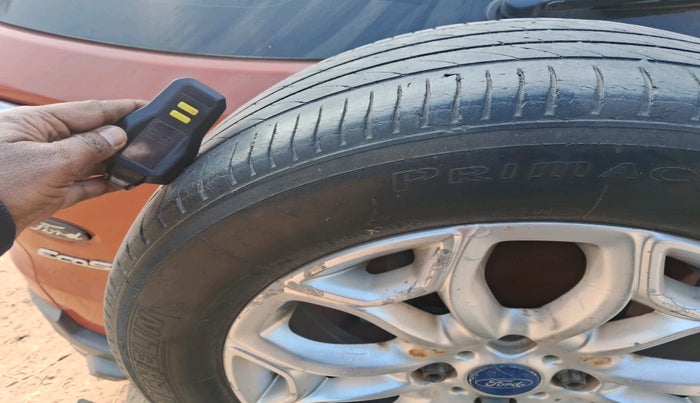 2013 Ford Ecosport TITANIUM 1.5L DIESEL, Diesel, Manual, 2,00,484 km, tyre