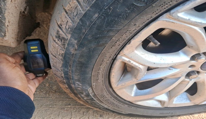 2013 Ford Ecosport TITANIUM 1.5L DIESEL, Diesel, Manual, 2,00,484 km, tyre