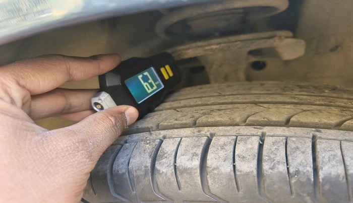 2011 Maruti Ritz VXI, Petrol, Manual, 82,233 km, tyre