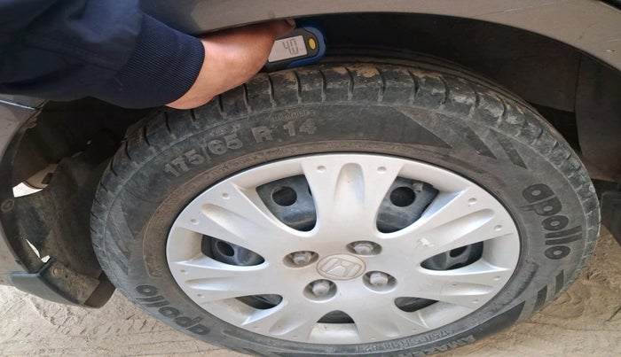 2014 Honda Amaze 1.2L I-VTEC S, Petrol, Manual, 1,15,247 km, tyre