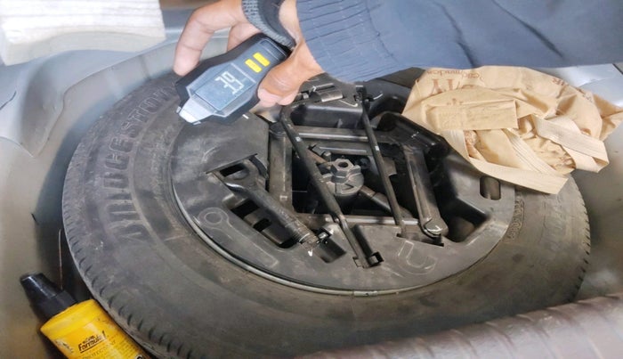 2010 Hyundai i10 ERA 1.1, Petrol, Manual, 76,140 km, tyre