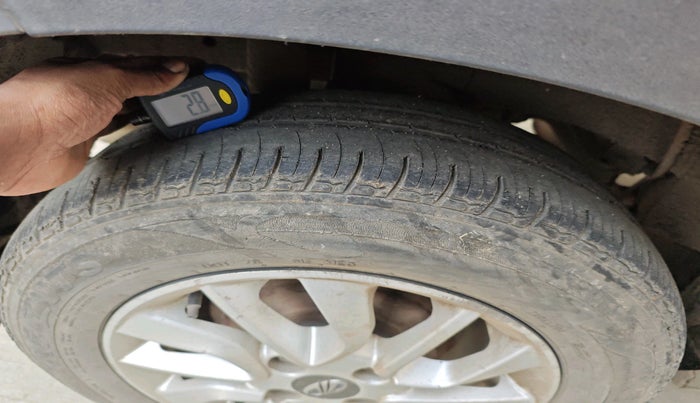 2016 Mahindra Kuv100 K8 D 6 STR, Diesel, Manual, 59,195 km, tyre