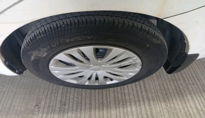 2011 Maruti Swift Dzire VXI, Petrol, Manual, 15,735 km, tyre