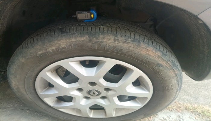 2017 Renault Duster RXL PETROL, Petrol, Manual, 56,347 km, tyre