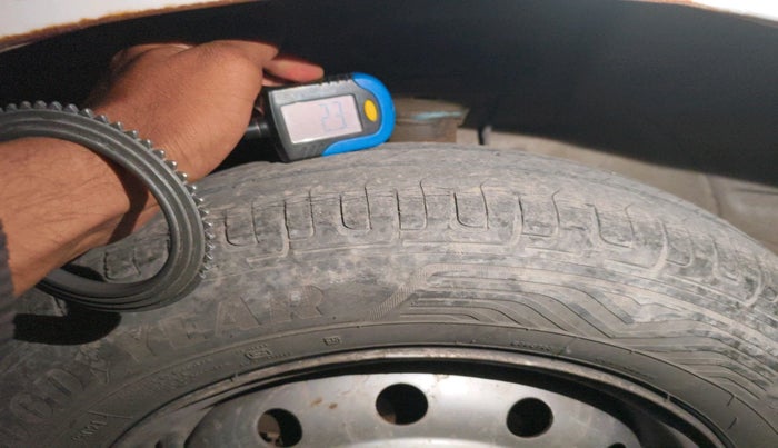 2013 Maruti Wagon R 1.0 LXI, Petrol, Manual, 1,14,519 km, tyre