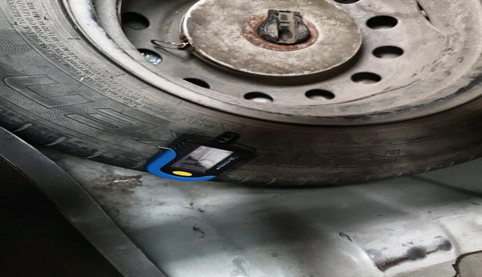 2015 Hyundai i10 MAGNA 1.1, Petrol, Manual, 70,491 km, tyre