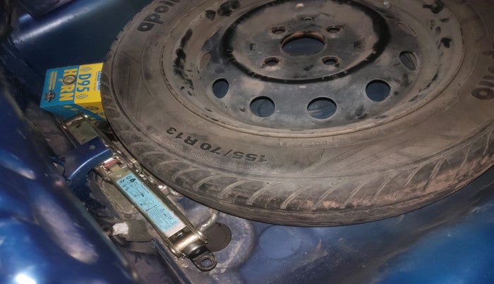 2016 Hyundai Eon SPORTZ, Petrol, Manual, 23,537 km, tyre