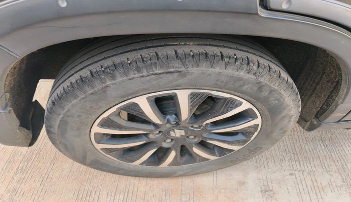 2020 Maruti Vitara Brezza ZXI PLUS DUAL TONE, Petrol, Manual, 1,22,641 km, tyre