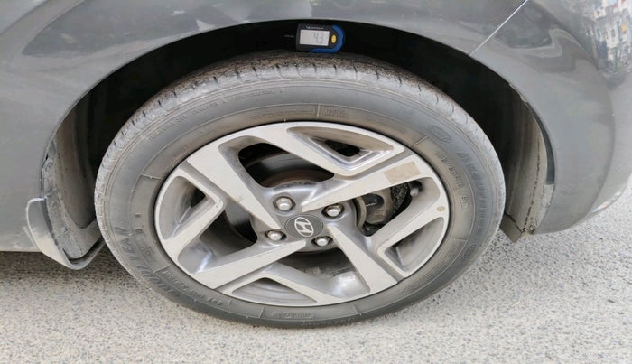 2022 Hyundai AURA SX 1.2, Petrol, Manual, 36,530 km, tyre