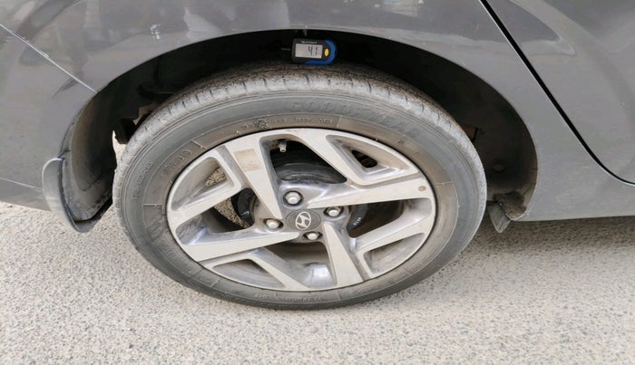 2022 Hyundai AURA SX 1.2, Petrol, Manual, 36,530 km, tyre