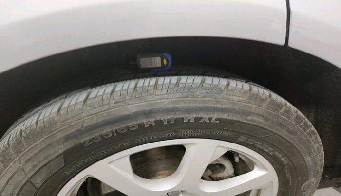 2012 Audi Q5 2.0 TDI QUATTRO, Diesel, Automatic, 1,04,900 km, tyre