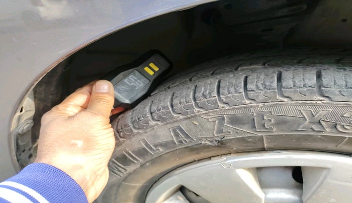 2013 Maruti Wagon R 1.0 LXI, Petrol, Manual, 73,083 km, tyre