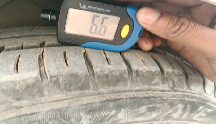 2016 Hyundai Grand i10 SPORTZ 1.2 KAPPA VTVT, Petrol, Manual, 88,464 km, tyre