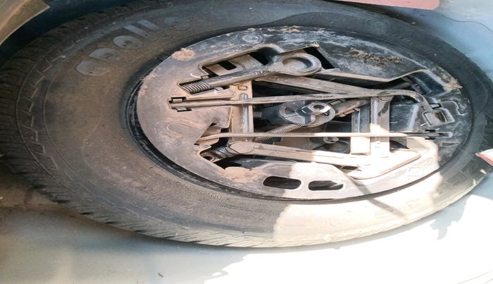 2012 Hyundai i10 MAGNA 1.1, Petrol, Manual, 1,16,620 km, tyre