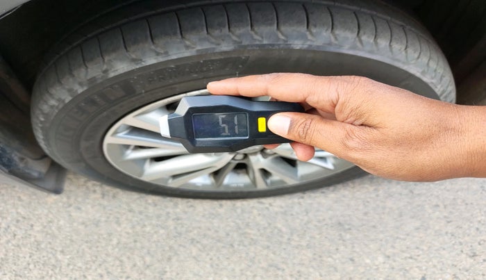 2015 Toyota Corolla Altis VL CVT PETROL, Petrol, Automatic, 97,670 km, tyre