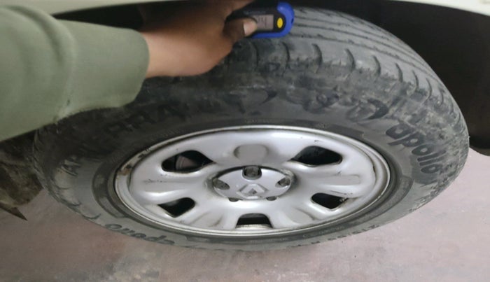 2014 Renault Duster RXL PETROL, Petrol, Manual, 53,909 km, tyre