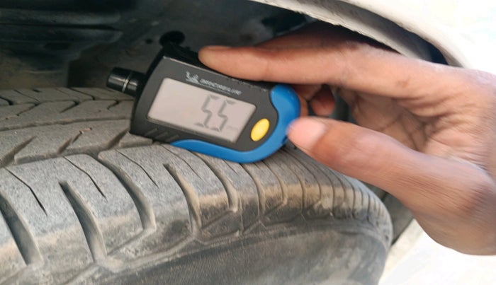 2011 Maruti Wagon R 1.0 LXI CNG, Petrol, Manual, 1,03,737 km, tyre