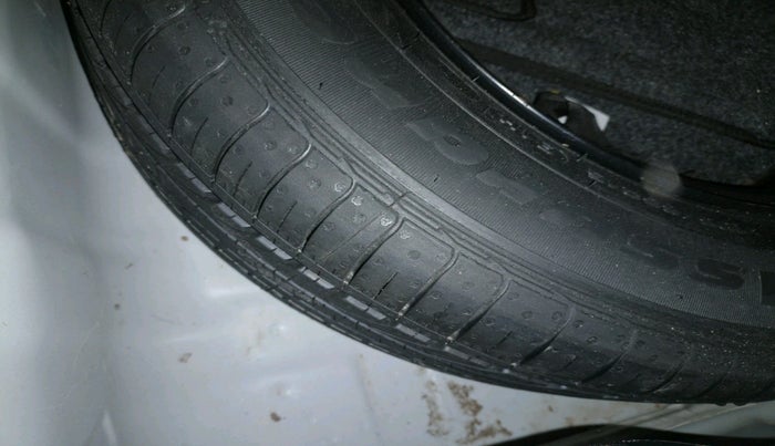 2024 KIA SONET HTK 1.2 PETROL MT, Petrol, Manual, 14,247 km, tyre