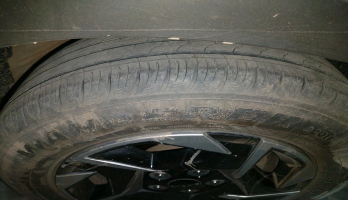 2024 KIA SONET HTK 1.2 PETROL MT, Petrol, Manual, 14,247 km, tyre