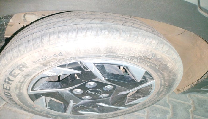 2024 KIA SONET HTK 1.2 PETROL MT, Petrol, Manual, 14,247 km, tyre