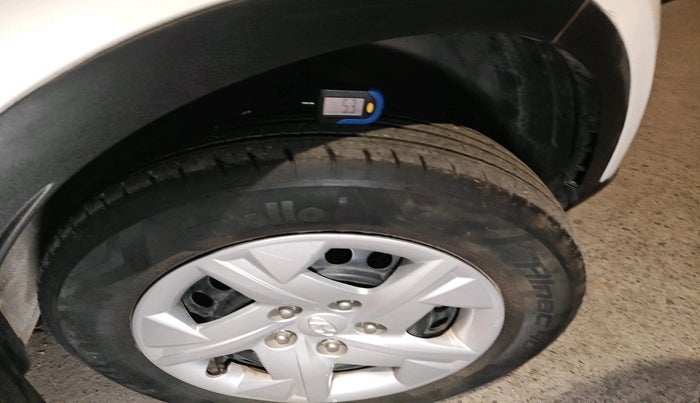 2022 Hyundai VENUE S+ 1.2, Petrol, Manual, 19,137 km, tyre