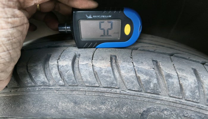 2013 Hyundai i20 SPORTZ 1.2, Petrol, Manual, 62,564 km, tyre