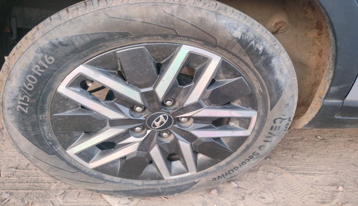 2021 Hyundai VENUE SX 1.5 CRDI, Diesel, Manual, 79,880 km, tyre