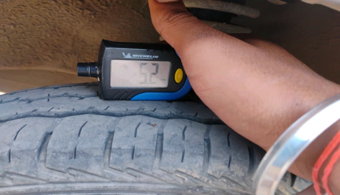 2023 Maruti Eeco 5 STR AC, Petrol, Manual, 23,214 km, tyre