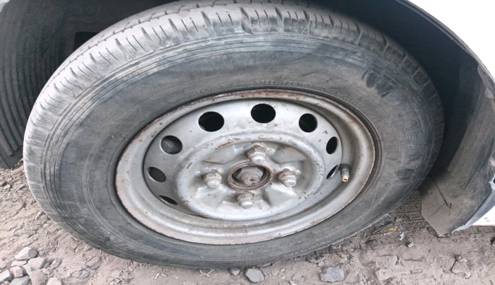 2014 Hyundai Eon ERA +, Petrol, Manual, 53,973 km, tyre