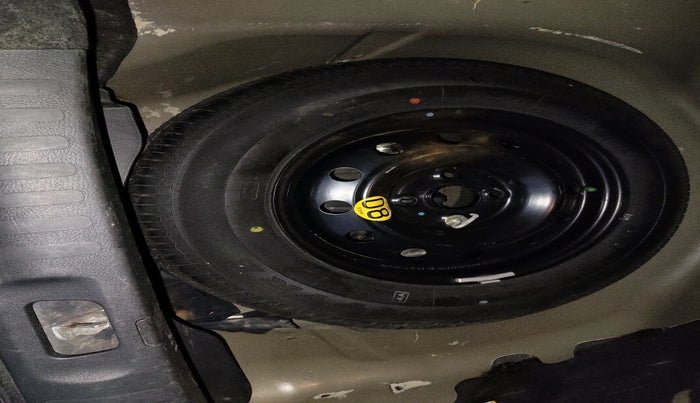 2015 Maruti Swift Dzire ZXI, Petrol, Manual, 1,28,857 km, tyre