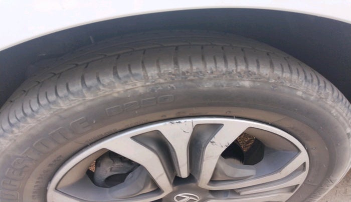 2022 Tata Tiago XT CNG, Petrol, Manual, 18,582 km, tyre