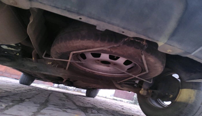 2015 Renault Duster 85 PS RXE DIESEL, Diesel, Manual, 1,79,531 km, tyre