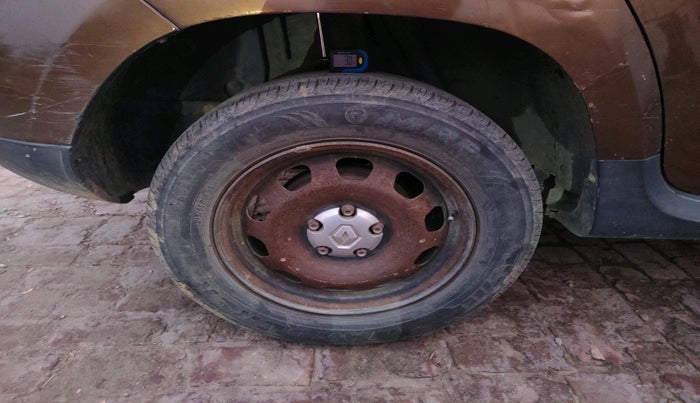 2015 Renault Duster 85 PS RXE DIESEL, Diesel, Manual, 1,79,531 km, tyre