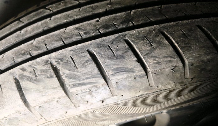 2016 Maruti Baleno ZETA PETROL 1.2, Petrol, Manual, 39,037 km, tyre