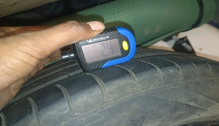 2020 Maruti Celerio VXI CNG, Petrol, Manual, 1,11,294 km, tyre