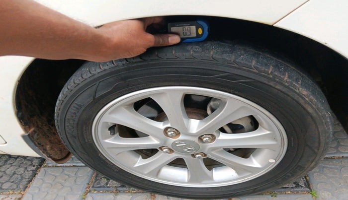 2015 Hyundai Grand i10 ASTA AT 1.2 KAPPA VTVT, Petrol, Automatic, 67,297 km, tyre