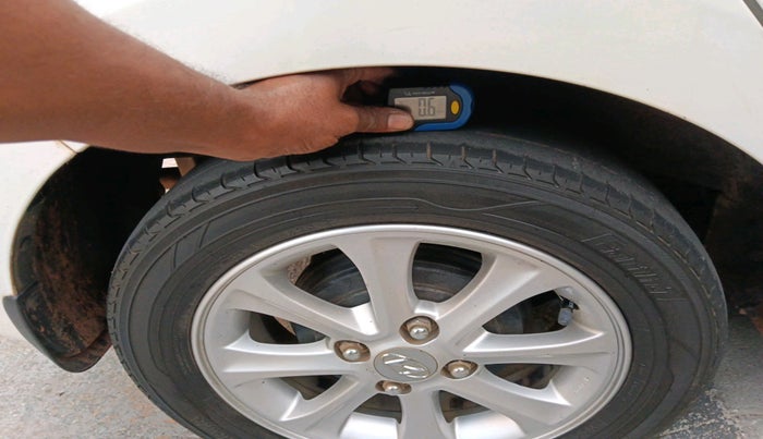 2015 Hyundai Grand i10 ASTA AT 1.2 KAPPA VTVT, Petrol, Automatic, 67,297 km, tyre