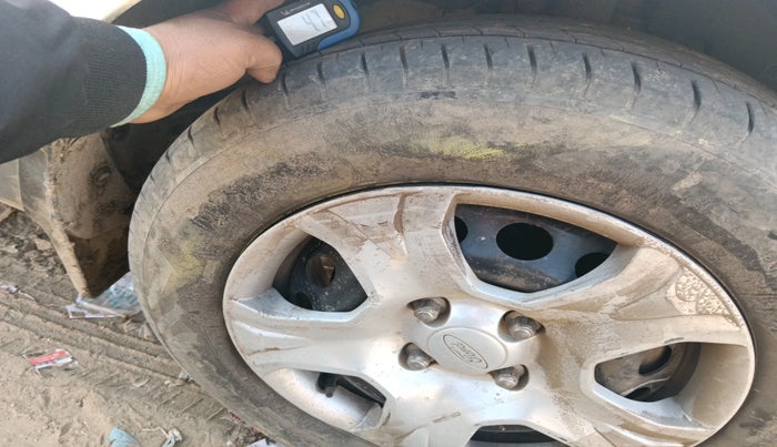 2016 Ford Ecosport TREND 1.5L DIESEL, Diesel, Manual, 1,00,001 km, tyre