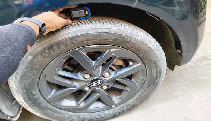 2020 Hyundai GRAND I10 NIOS SPORTZ AMT 1.2 KAPPA VTVT, Petrol, Automatic, 1,33,358 km, tyre