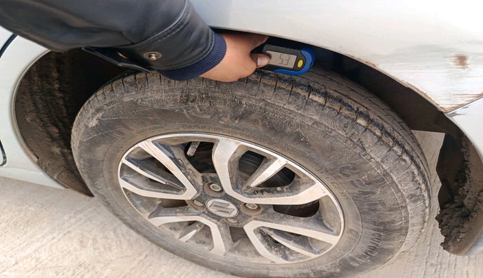 2025 Maruti Dzire VXi, Petrol, Manual, 1,270 km, tyre