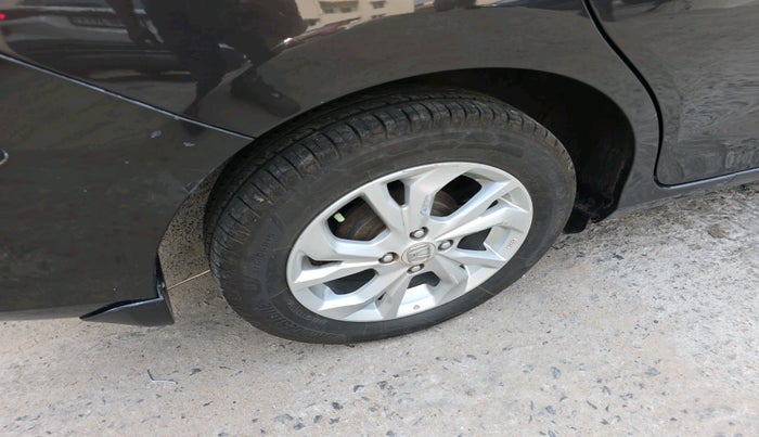 2019 Honda Amaze 1.2L I-VTEC VX CVT, Petrol, Automatic, 64,127 km, tyre