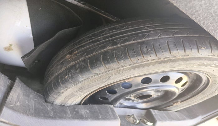 2017 Maruti Wagon R 1.0 VXI, Petrol, Manual, 94,642 km, tyre